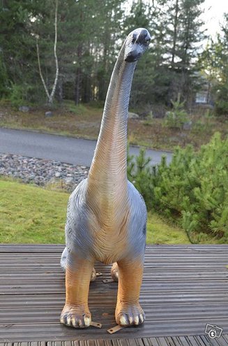 Dinosaurus patsas, edestä