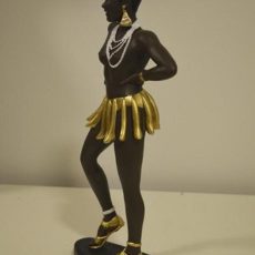 Josephine Baker patsas, jalustalla