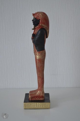Naispatsas, Osiris, kuvattu sivusta