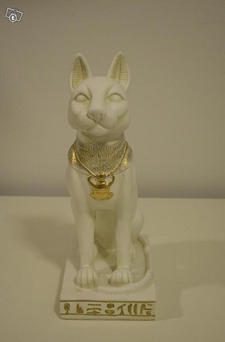 Bastet kissapatsas, valkoinen kissa