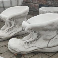 Kenkäruukku, betonia