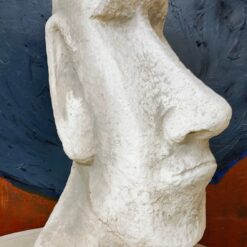 moai inspiroitu betoniveistos moderni pihapatsas ulkokoriste 1