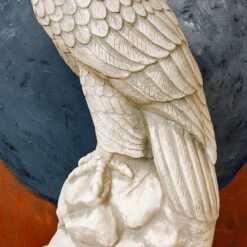 Valpas haukka patsas betoni realistinen lintupatsas 2