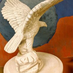 Majesteettinen kotka patsas betoni eläinpatsas sisustukseen 1