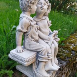 lasten patsas puutarhassa eemeli ja iida koristepatsas 2