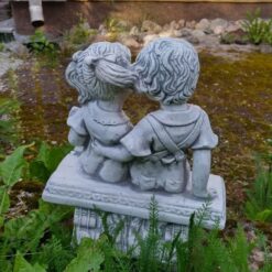 lasten patsas puutarhassa eemeli ja iida koristepatsas 4